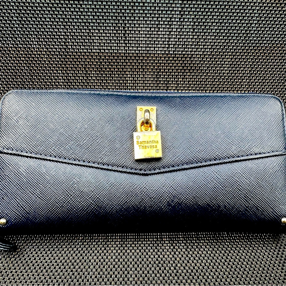 SAMANTHA THAVASA NAVY ZIP WALLET Pre-Owned